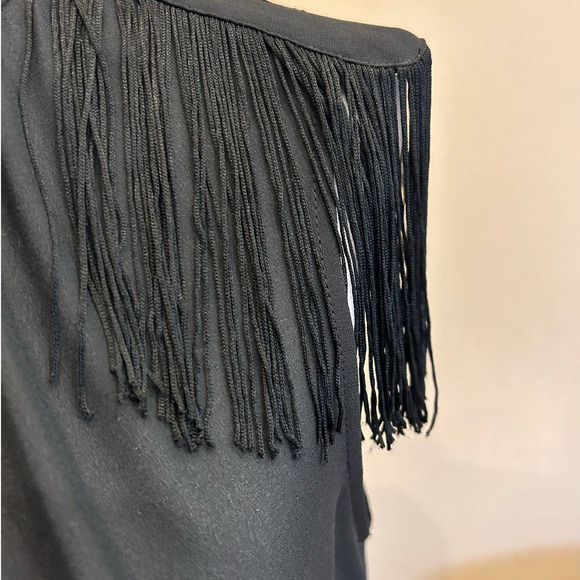 BCBG Eneration Black Fringe Sleeveless Top with Keyhole Detail, Size M - Picture 2 of 9